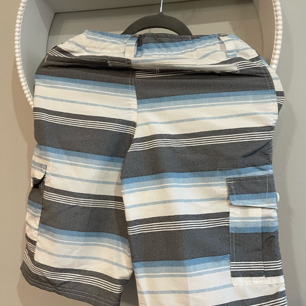 Boys hybrid swim trunks with cargo pockets